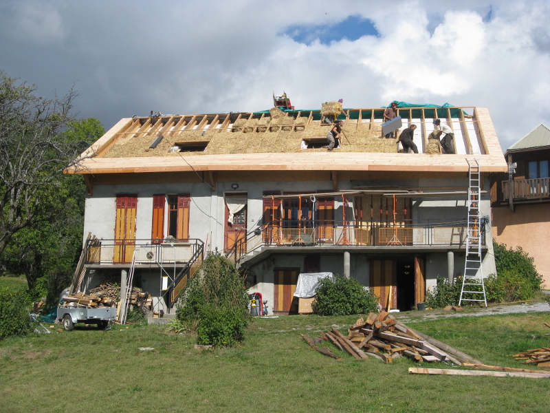 Eco2scop, toiture paille à Châteauroux (Hautes Alpes)
